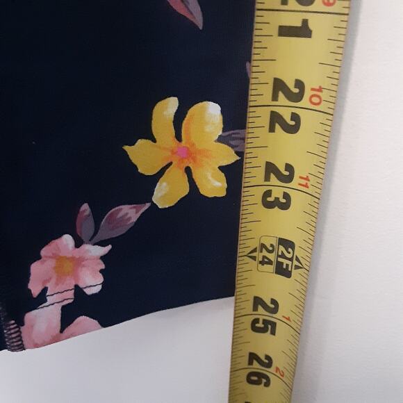 PINK Victoria’s Secret Ultimate Floral Leggings Navy Blue Size S - Picture 8 of 8